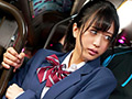 制服越しにねっとり乳揉み痴○18スレンダー清楚女子○生