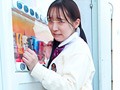 ロングスカート女学生痴○ 推定153cm／ツインテール娘