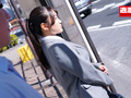 満員バスで制服越しに乳揉み痴○される巨乳女子○生19