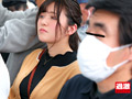 頑なに乳首を隠す巨乳女子の両手が感じてオイル揉み