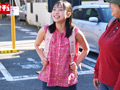 帰宅中の車内で発情しだすおチビさん ベロ長娘