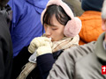 ミニスカ生足羞恥10 マフラー白足J○