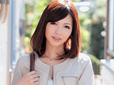濡れた瞳で男を誘惑する極上ボディのドスケベ美人妻