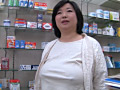 田舎に必ずいる！乳首透けてるスケベそうなおばちゃん