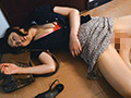 隣に住む奥さんが泥○×パンツ丸見えで爆○中