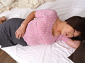 隣の奥さんがウチの玄関前で泥○、パンツ丸見え、爆○中