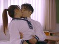 キスで感ずる女たち