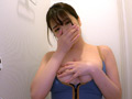発情したら止まらない！素人娘の緊迫トイレオナニー