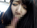 身体を触られても声をガマンして痴○に抵抗出来ない女