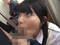 身体を触られても声をガマンして痴○に抵抗出来ない女
