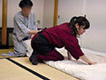 出張先の温泉旅館で美人な仲居さんと猥褻交渉！！