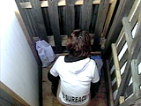 仮設トイレでおしっこうんこ