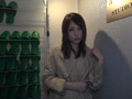 クンニされたがる変態美魔女な奥様の露出映像／沙耶