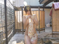 スレンダー美女達と混浴温泉へ