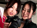 女性カメラマンが美人だったので騙してヤッちゃいました