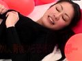 女性カメラマンが美人だったので騙してヤッちゃいました