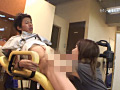 乳首が見え隠れしているセクシーな美容師9人！