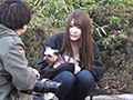 犬の散歩で会うスケベな体のスキニージーンズ奥さん2