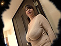 隣のお姉さんはバスト128cmの超乳Pカップ！
