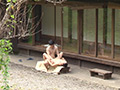 ポツンとした家でSEX