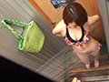 痙攣しながら何度もイキまくる！真夏の海の家オナニー