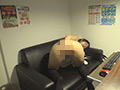 ネットカフェでバレないように没頭する素人オナニー動画