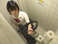 女子○生下校中公衆トイレ○撮 発情期オナニー