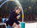 街のお姉さんがエロ過ぎてずっと見てたら抜いてくれた話