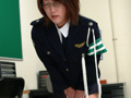 婦警の滴る濃厚小便