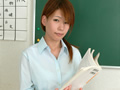 教壇で漏らした女教師