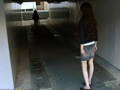 おしっこ出し逃げ露出娘
