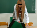 ギャルの尿が降り注ぐ