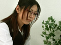 女性社員の水玉おもらし