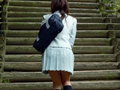 寒空の下校小便美少女