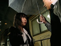 雨の日が私のマゾ記念日 服○を乞う私 逢沢みゆ サンプル画像1