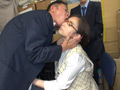○いどれ親父のパワハラ顔舐め 笹倉杏