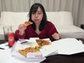ぽっちゃり美女はよく食ってよく出す！ 餅田ササピリカ