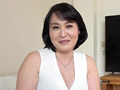 淫乱一筋の美乳五十路がAVデビュー！ 内田すず花