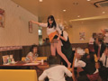 羞恥！エプロンの下はノーパンノーブラ3