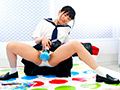 女子○校生が制服姿で“固定電マ”ツイスターゲーム！