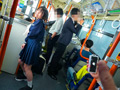 通学中の田舎J○に○制ビッグバンローター！
