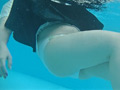 プールの中から
