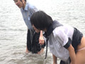 夏服のままでも気にせずに