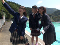 3人の女子と母校訪問