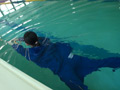 はりきり着衣水泳取材