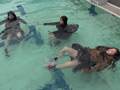 防寒着、着用泳