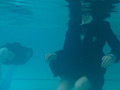 基礎練習は制服水泳
