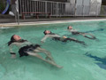 三つ巴の水中遊泳