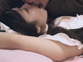 中年男と少女のしつこいキス