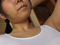 ワキの下がメチャクチャ気になるスクール水着のお嬢さん